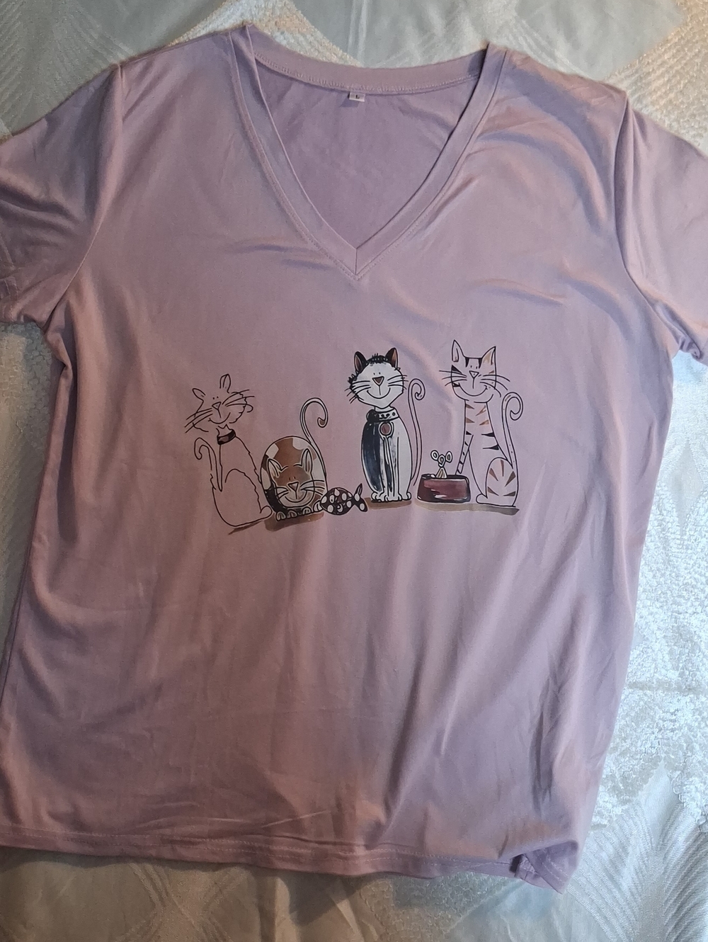 Graphic V-Neck Tee - Lavender Large